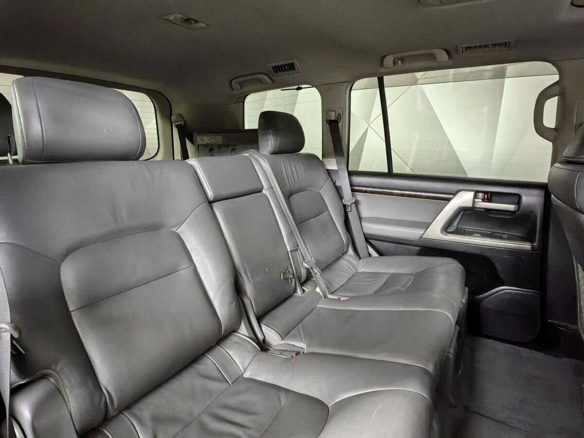 Toyota Land Cruiser с пробегом — 2009 год. Фото: #12