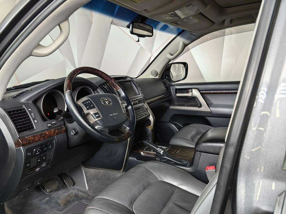 Toyota Land Cruiser с пробегом — 2009 год. Фото: #13