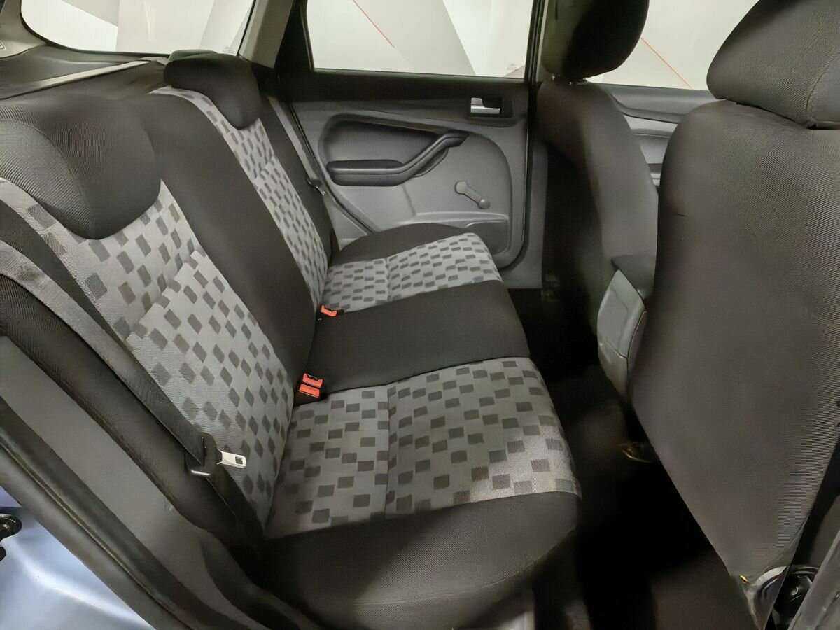 Ford Focus с пробегом — 2006 год. Фото: #10