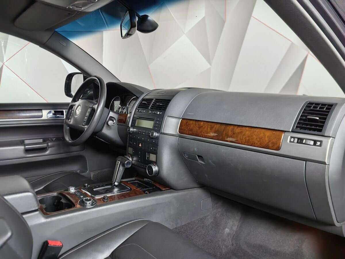 Volkswagen Touareg с пробегом — 2010 год. Фото: #8