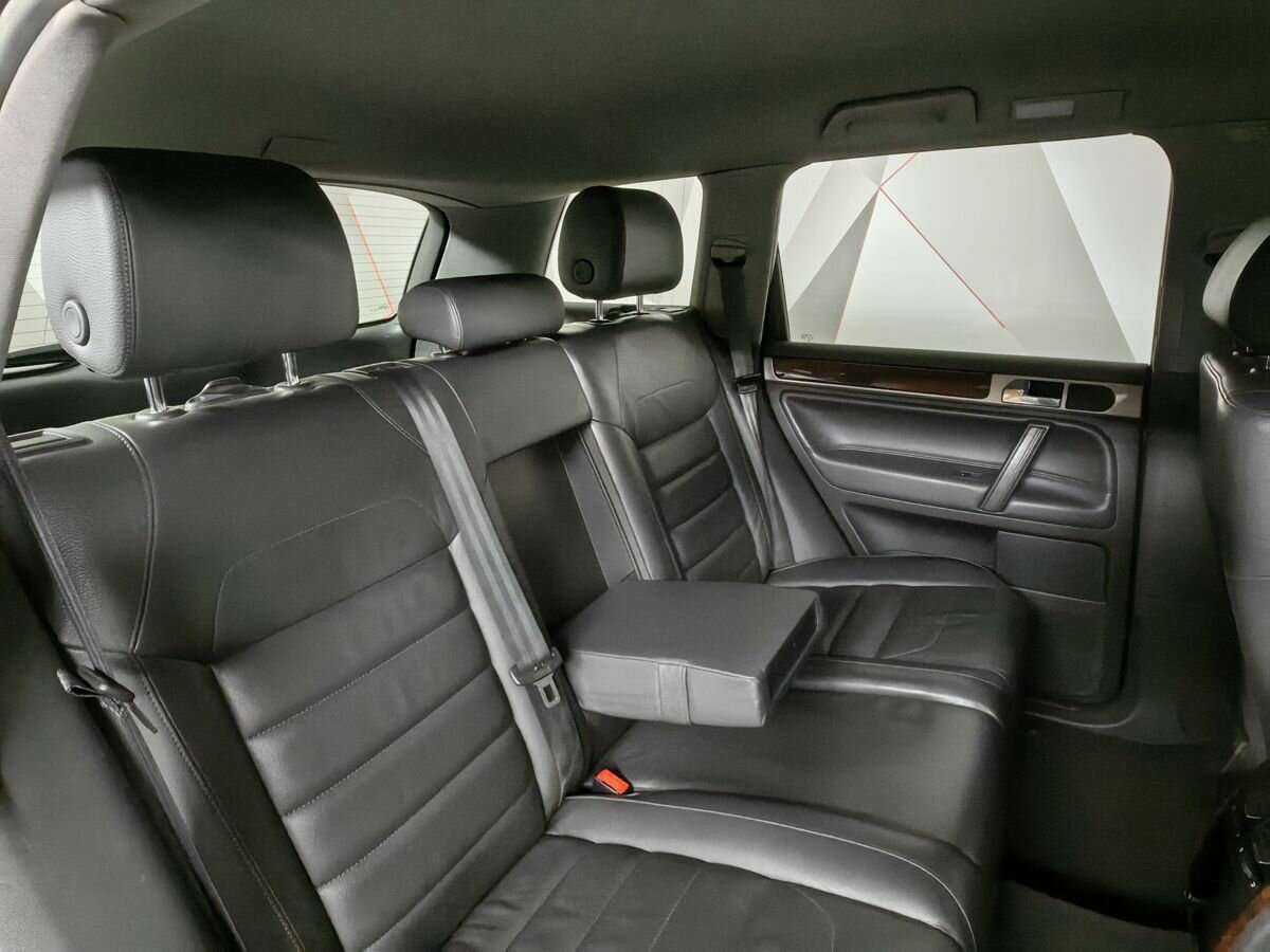 Volkswagen Touareg с пробегом — 2010 год. Фото: #12