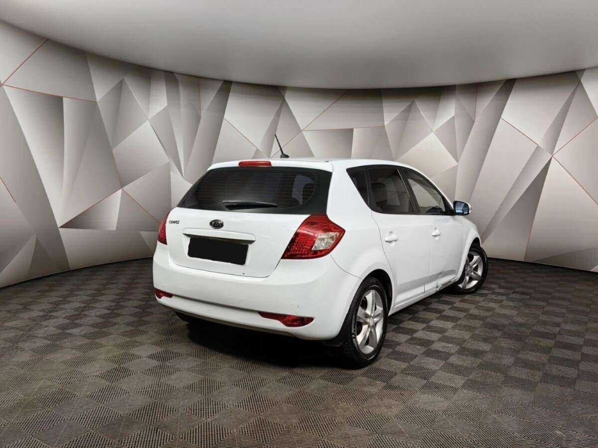 Kia Ceed с пробегом — 2011 год. Фото: #1