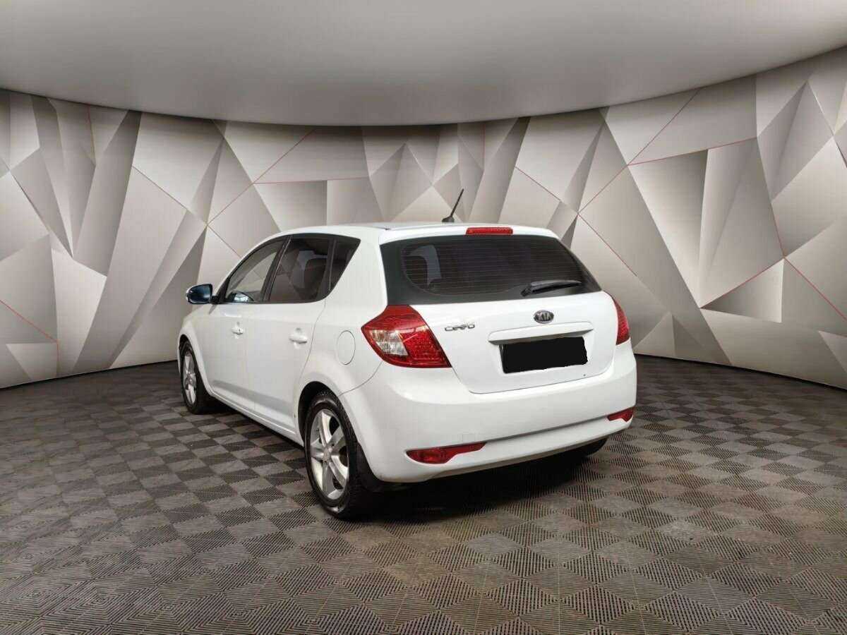 Kia Ceed с пробегом — 2011 год. Фото: #3