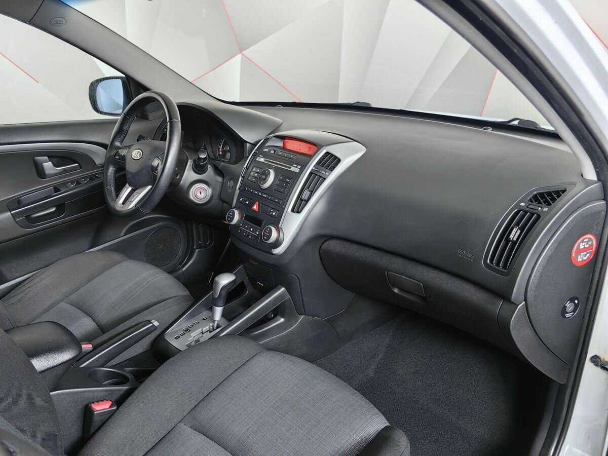 Kia Ceed с пробегом — 2011 год. Фото: #8