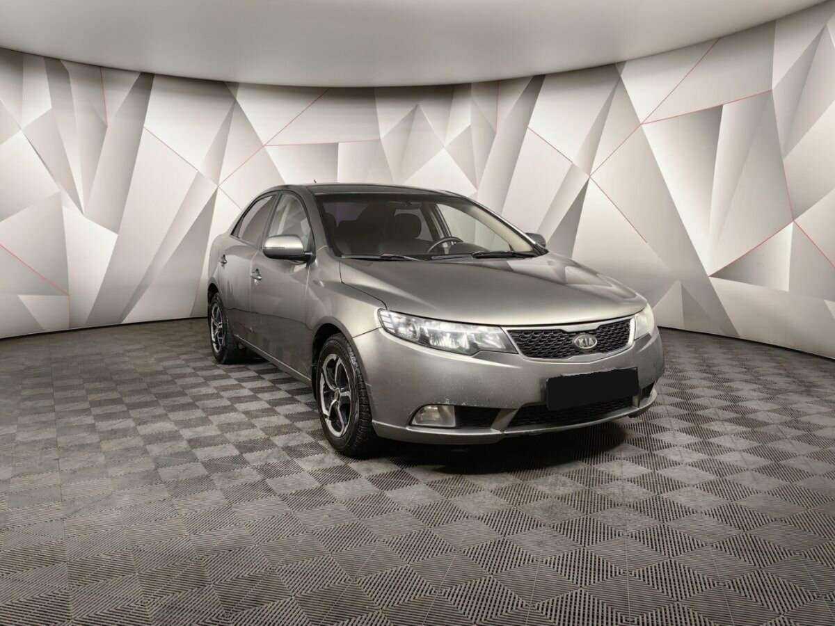 Kia Cerato с пробегом — 2010 год. Фото: #2
