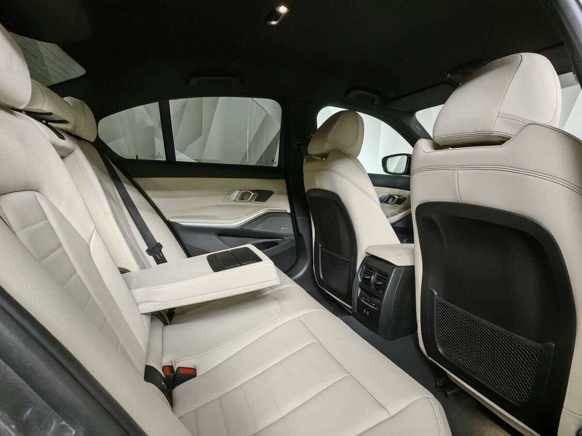 BMW 3 серии с пробегом — 2021 год. Фото: #11