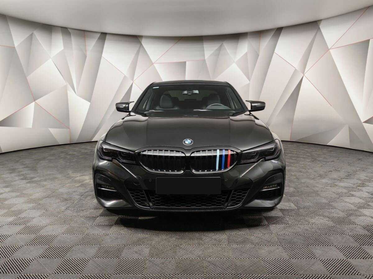 BMW 3 серии с пробегом — 2020 год. Фото: #4