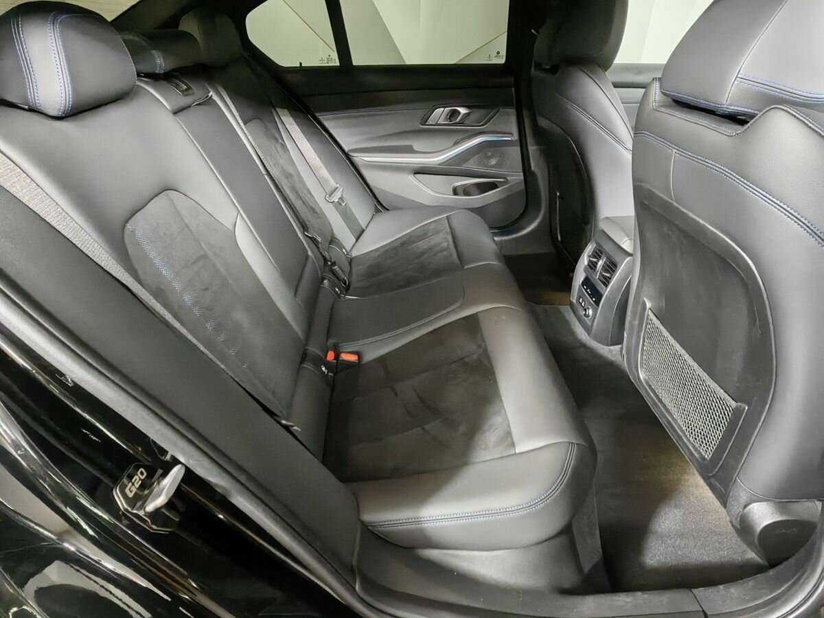 BMW 3 серии с пробегом — 2020 год. Фото: #9