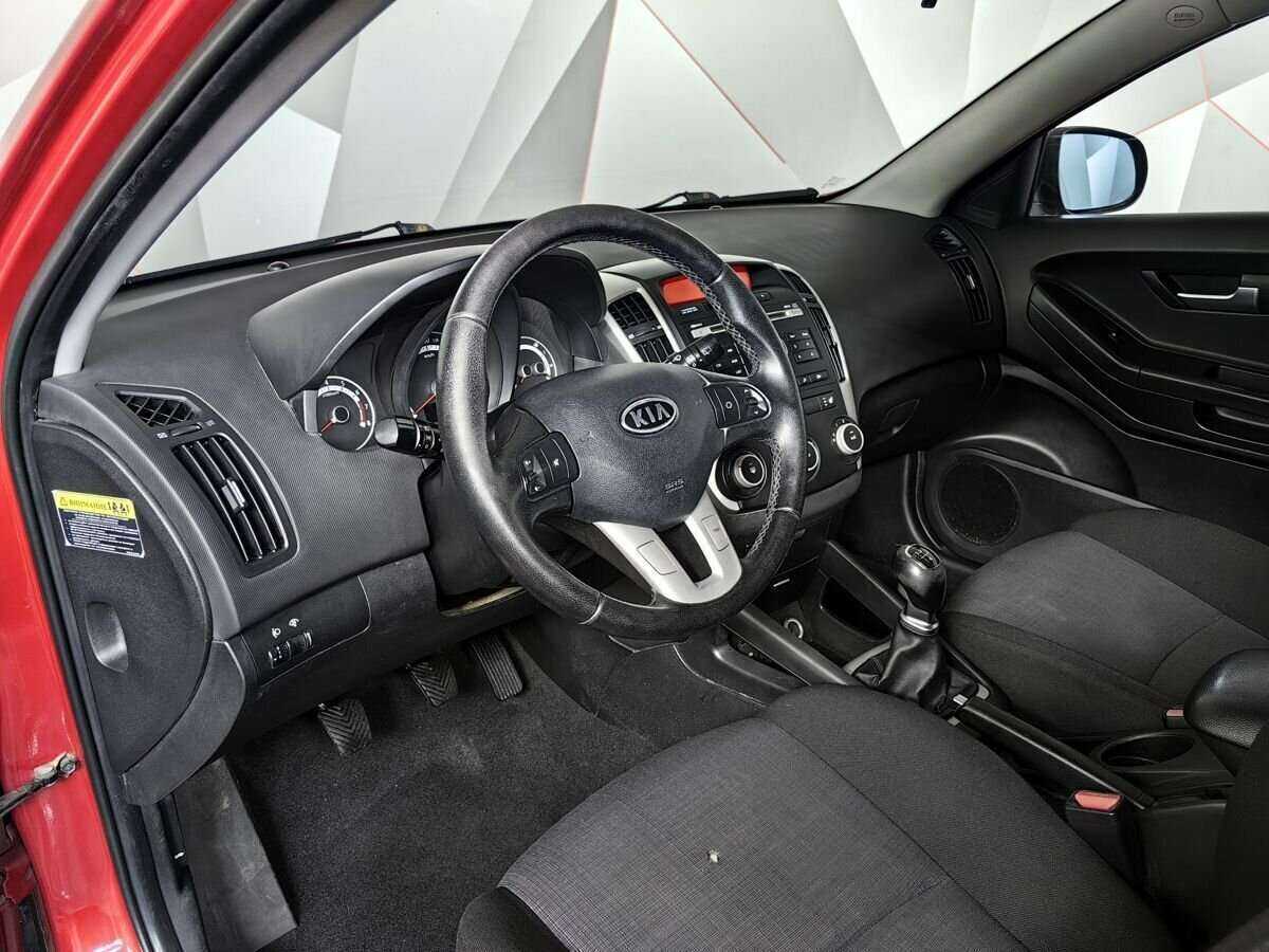 Kia Ceed с пробегом — 2010 год. Фото: #13