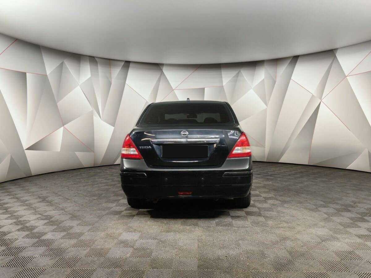 Nissan Tiida с пробегом — 2010 год. Фото: #7