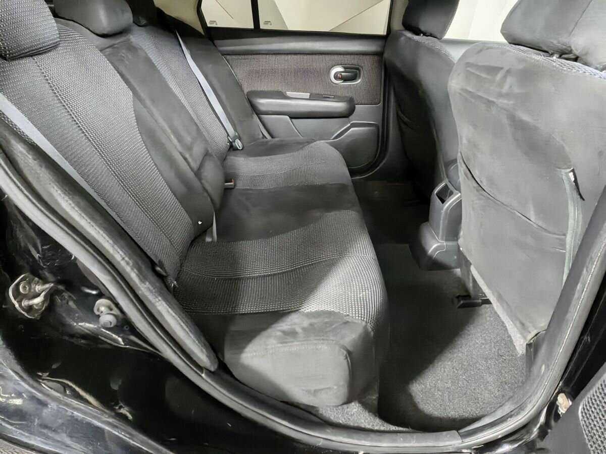 Nissan Tiida с пробегом — 2010 год. Фото: #11