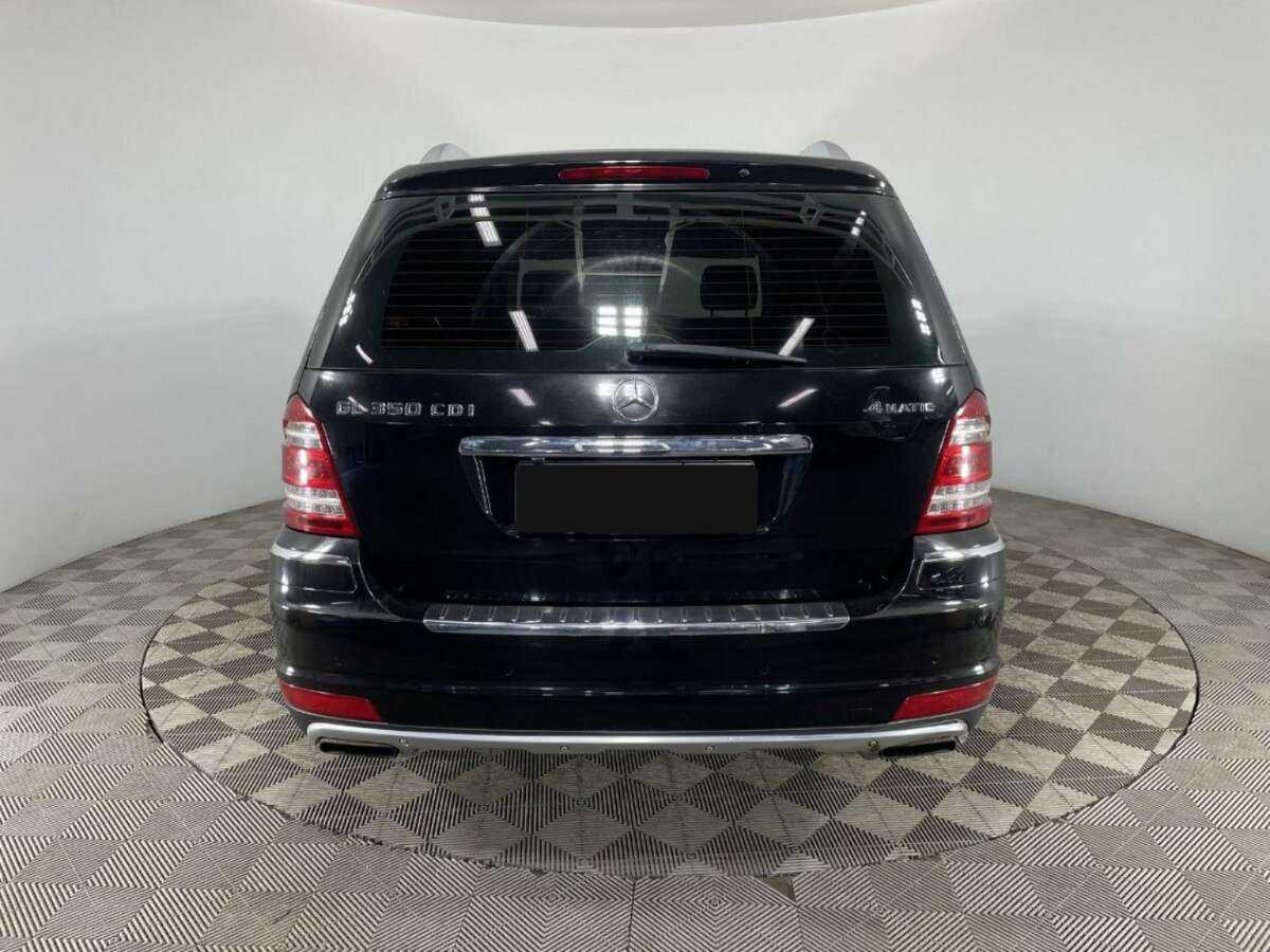 Mercedes-Benz GL-Класс с пробегом — 2010 год. Фото: #2