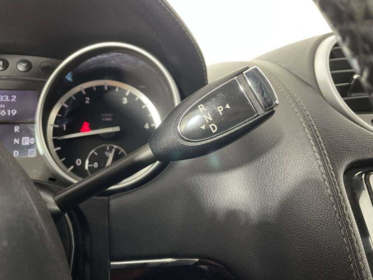 Mercedes-Benz GL-Класс с пробегом — 2010 год. Фото: #11