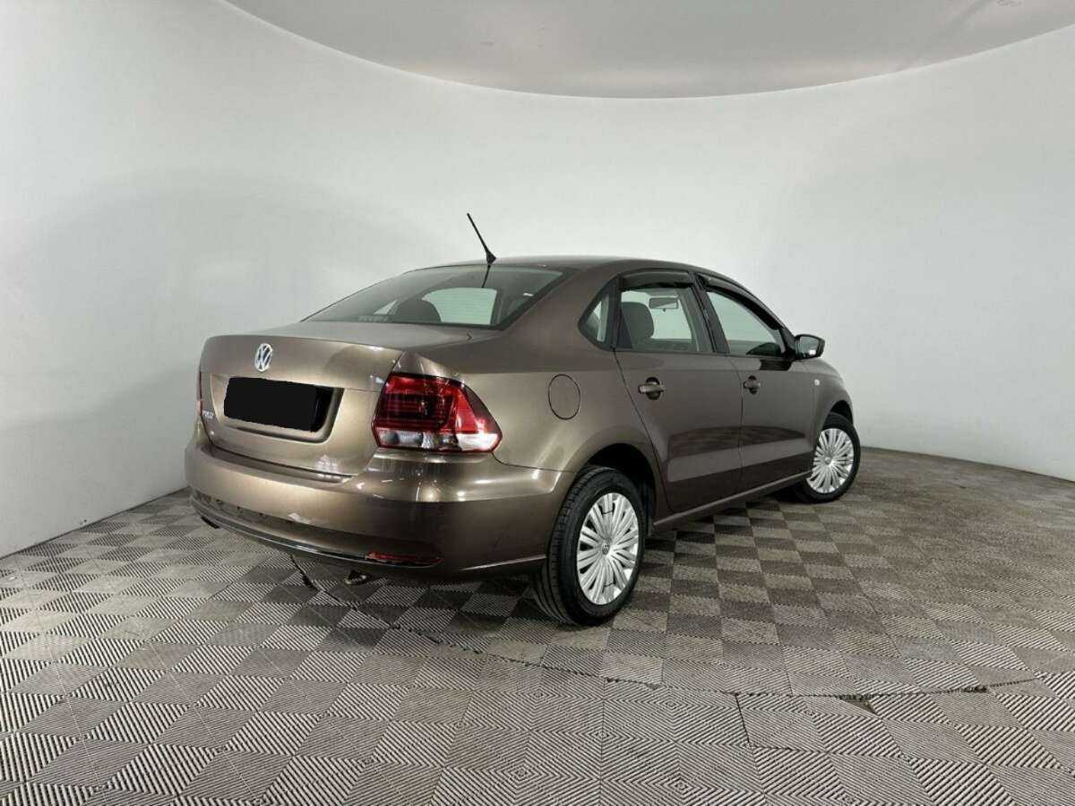 Volkswagen Polo с пробегом — 2016 год. Фото: #5