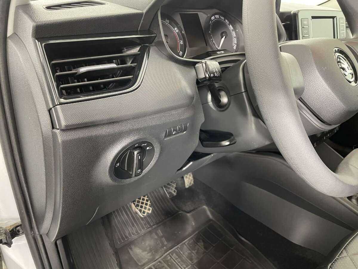 Skoda Rapid с пробегом — 2021 год. Фото: #8