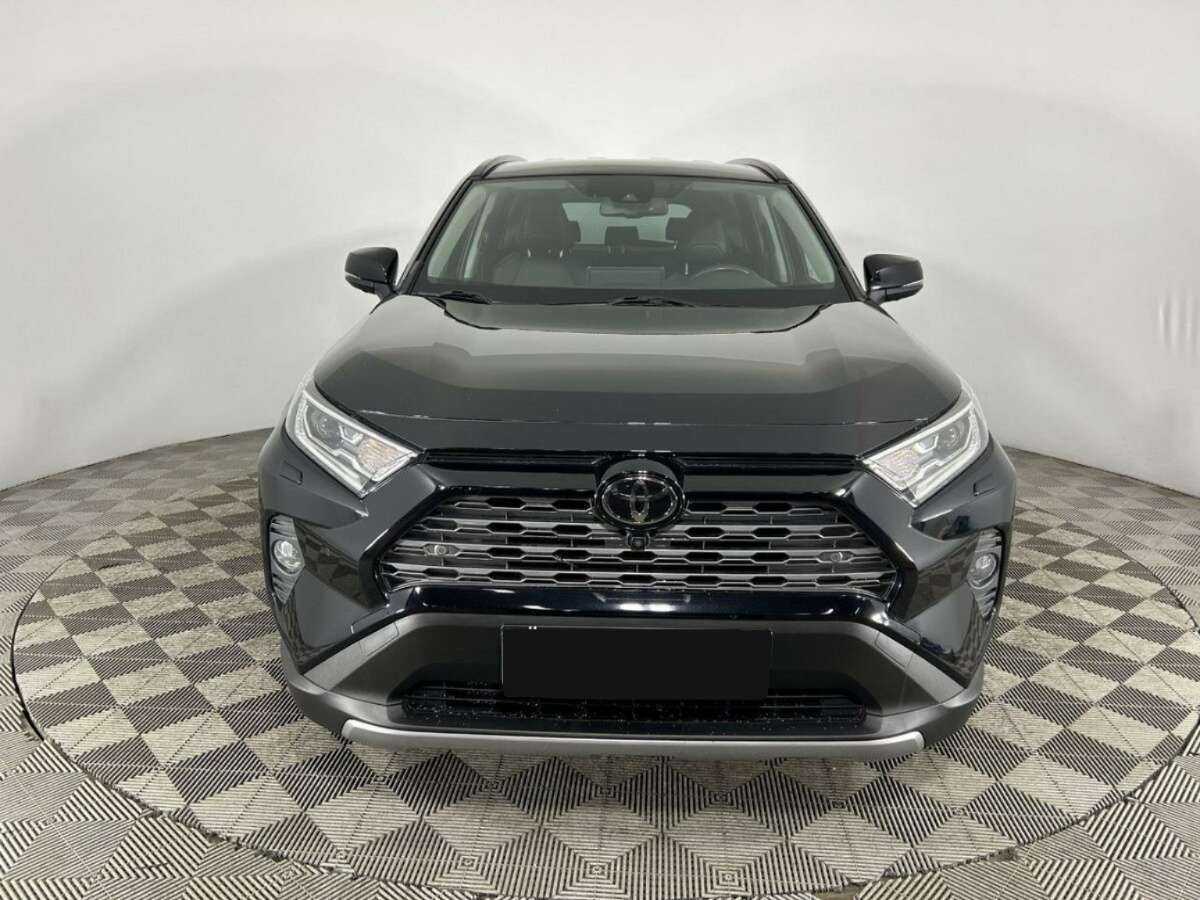 Toyota RAV4 с пробегом — 2022 год. Фото: #1