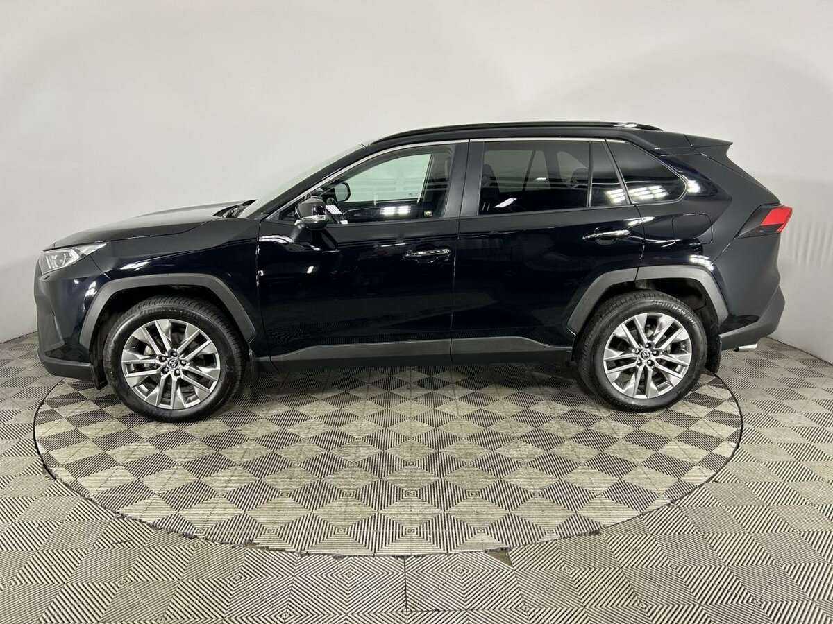 Toyota RAV4 с пробегом — 2022 год. Фото: #4