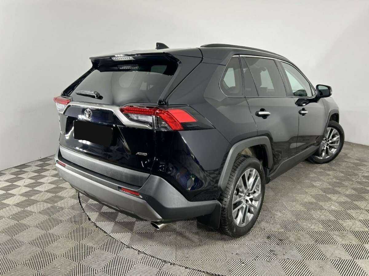 Toyota RAV4 с пробегом — 2022 год. Фото: #5