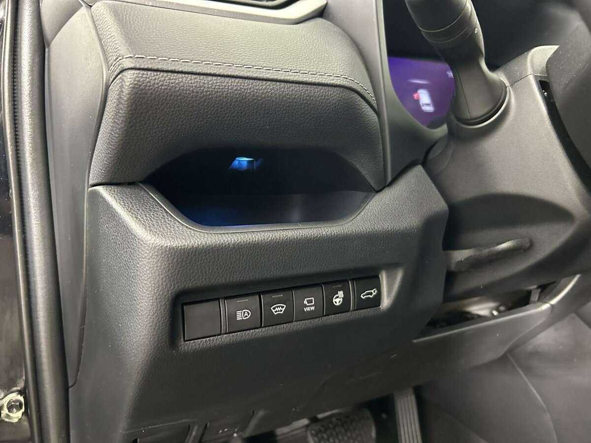 Toyota RAV4 с пробегом — 2022 год. Фото: #8