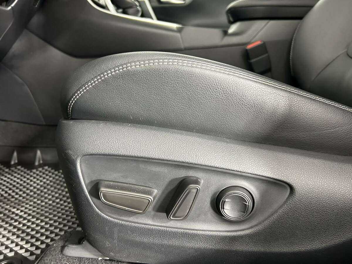 Toyota RAV4 с пробегом — 2022 год. Фото: #9