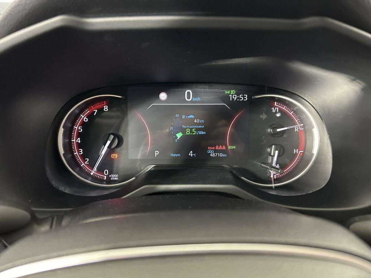 Toyota RAV4 с пробегом — 2022 год. Фото: #10