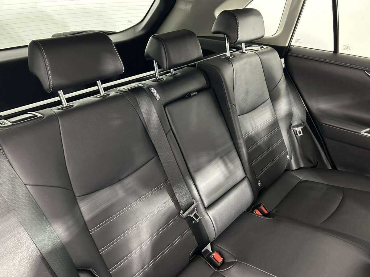 Toyota RAV4 с пробегом — 2022 год. Фото: #14