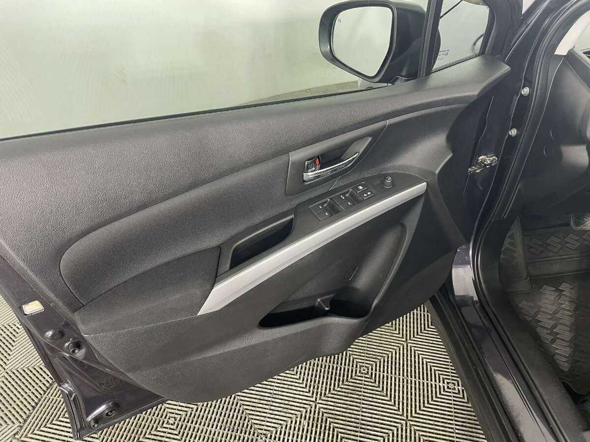 Suzuki SX4 с пробегом — 2014 год. Фото: #7