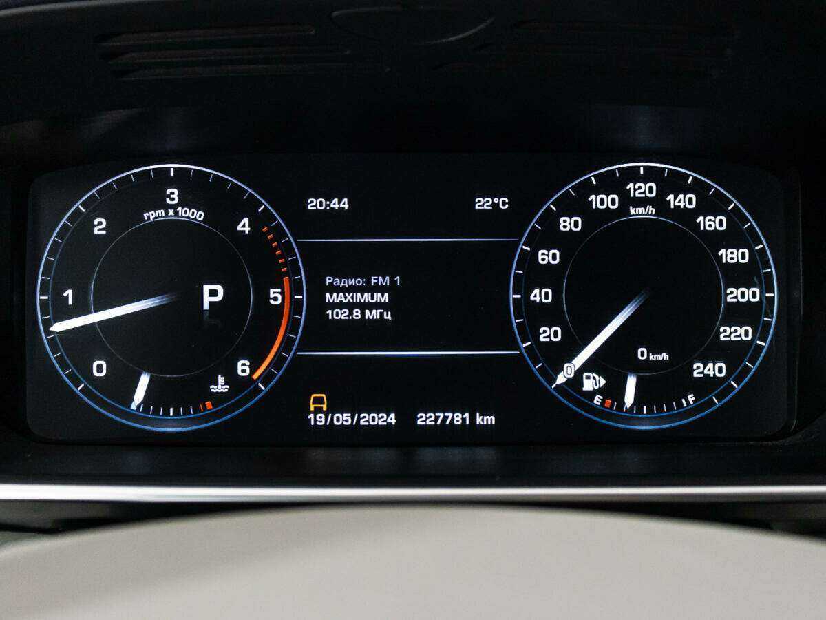 Land Rover Range Rover с пробегом — 2016 год. Фото: #11