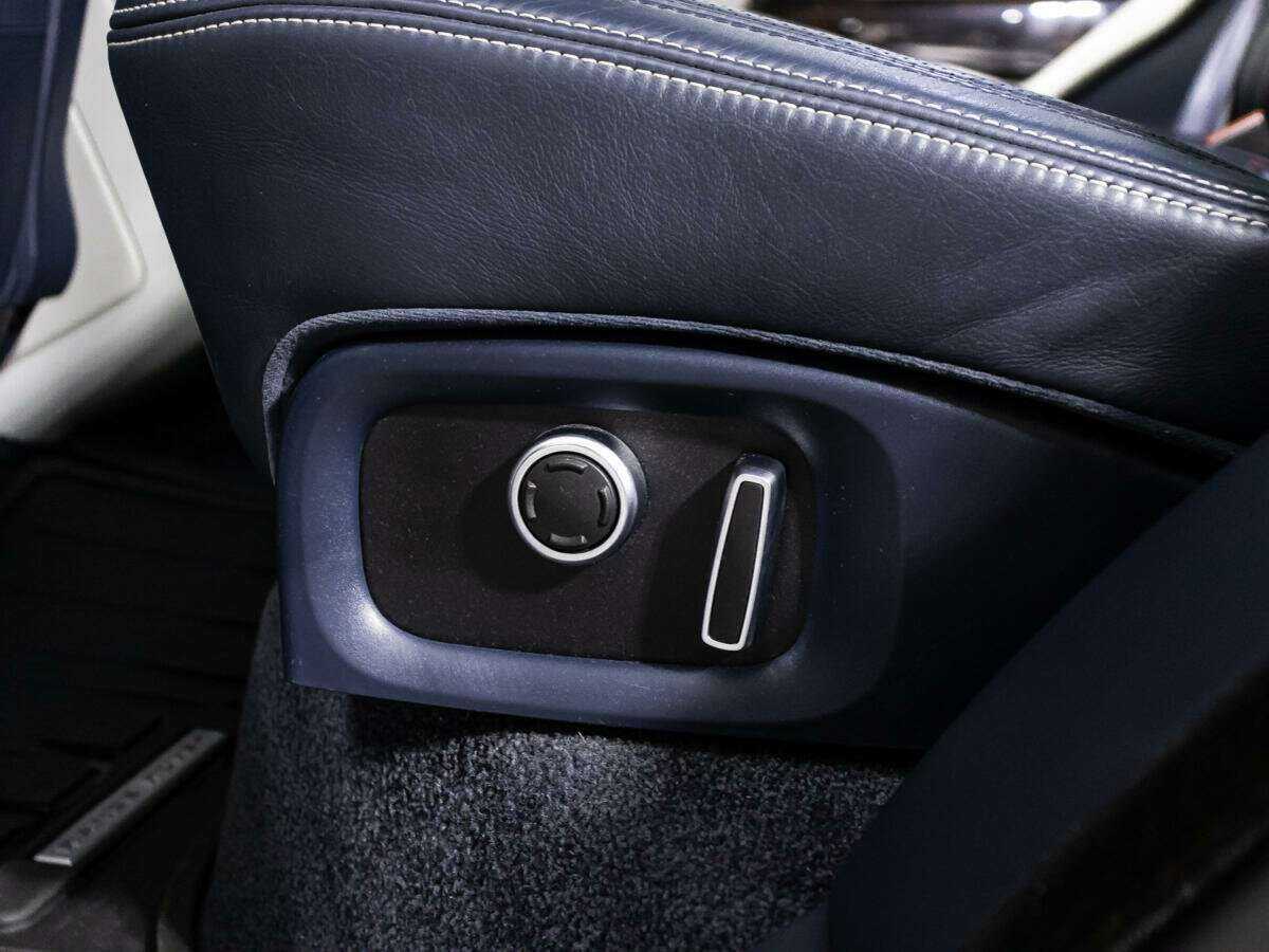 Land Rover Range Rover с пробегом — 2016 год. Фото: #17