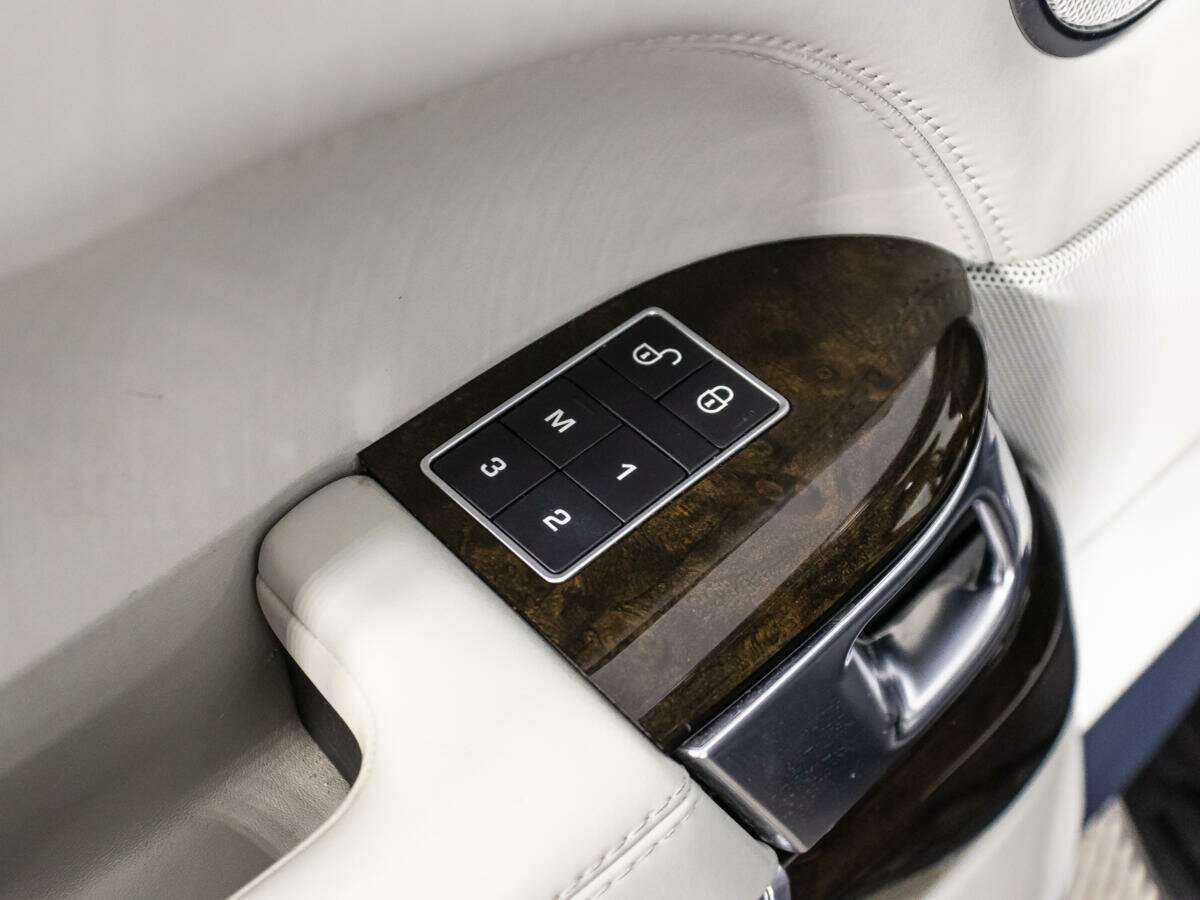 Land Rover Range Rover с пробегом — 2016 год. Фото: #22