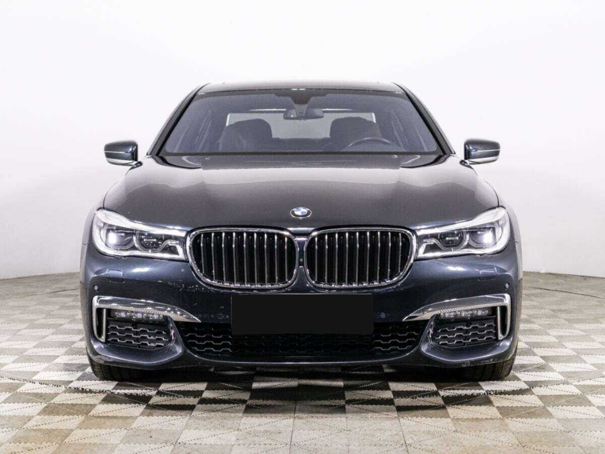 BMW 7 серии с пробегом — 2018 год. Фото: #1