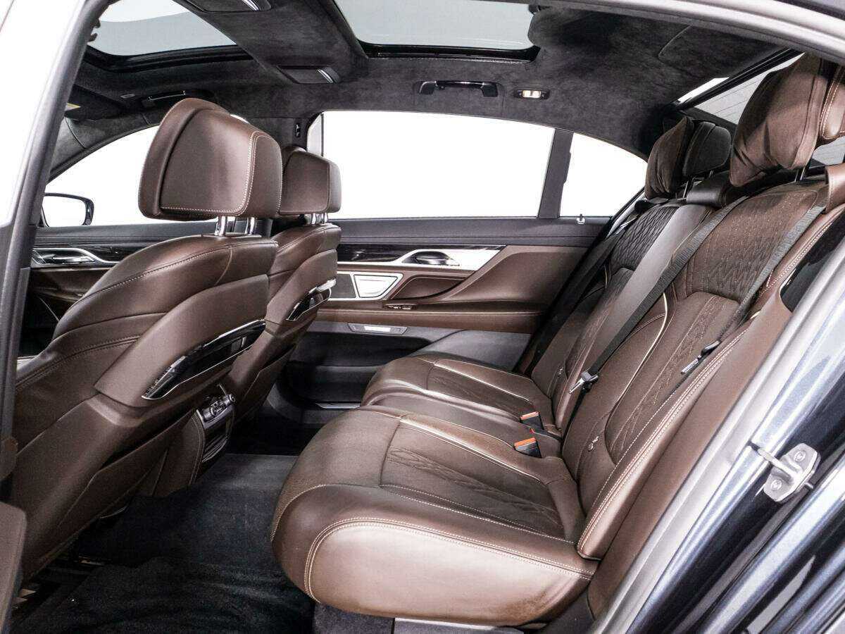 BMW 7 серии с пробегом — 2018 год. Фото: #9