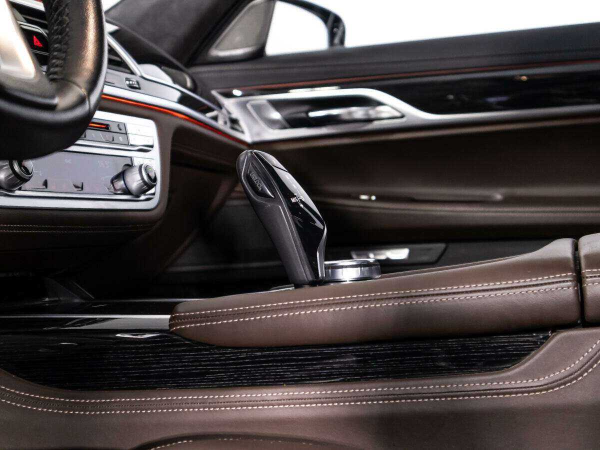 BMW 7 серии с пробегом — 2018 год. Фото: #21