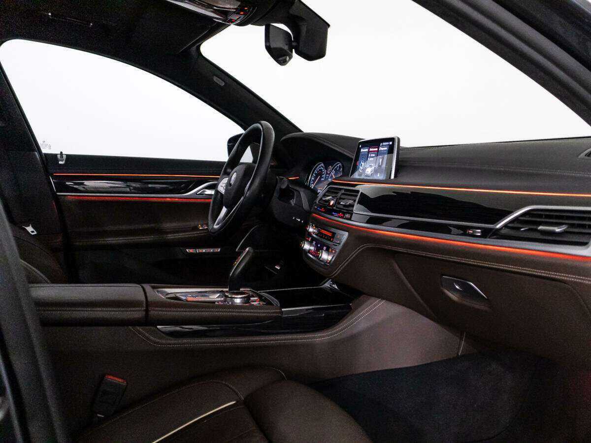 BMW 7 серии с пробегом — 2018 год. Фото: #30