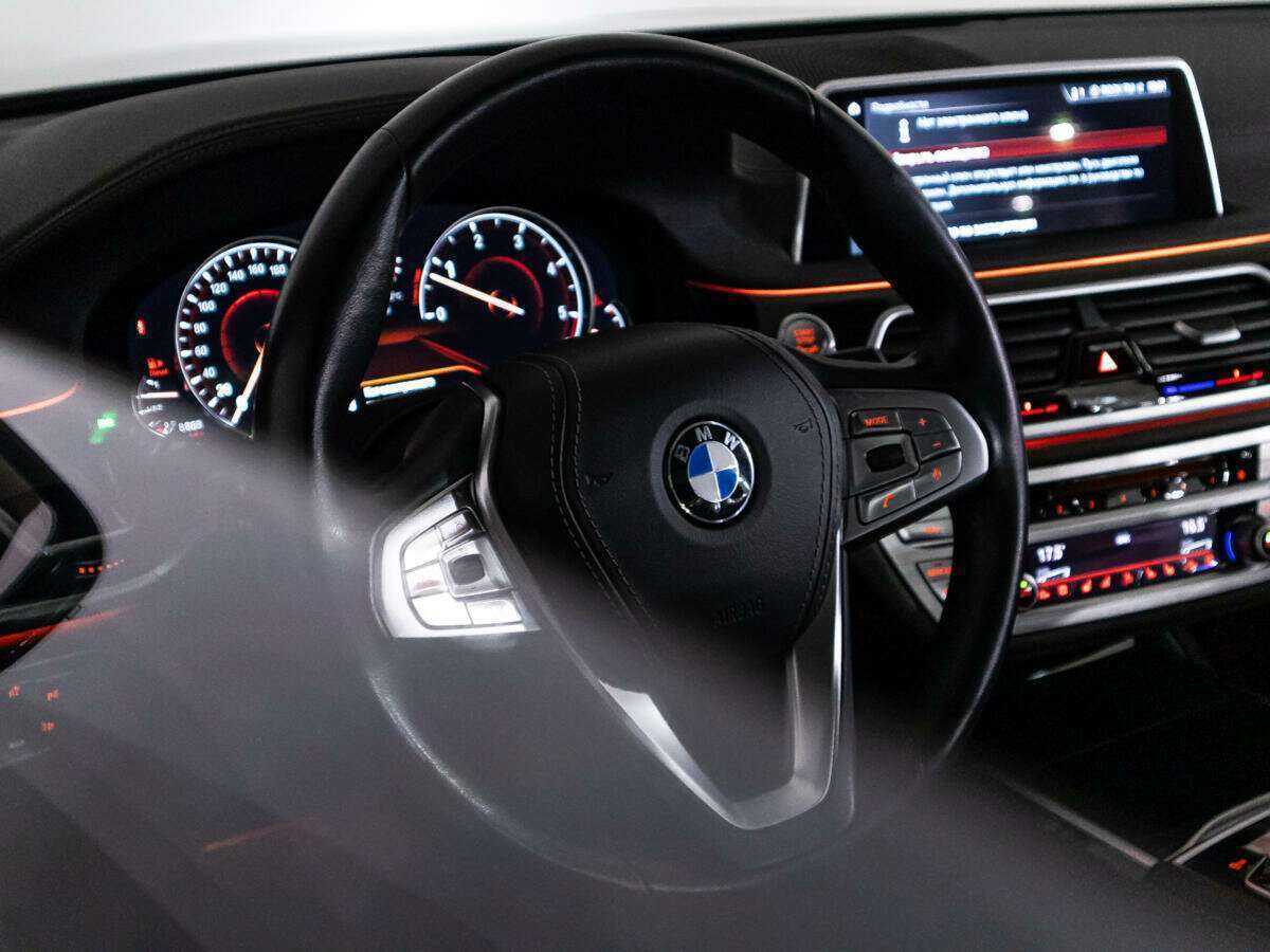 BMW 7 серии с пробегом — 2018 год. Фото: #31