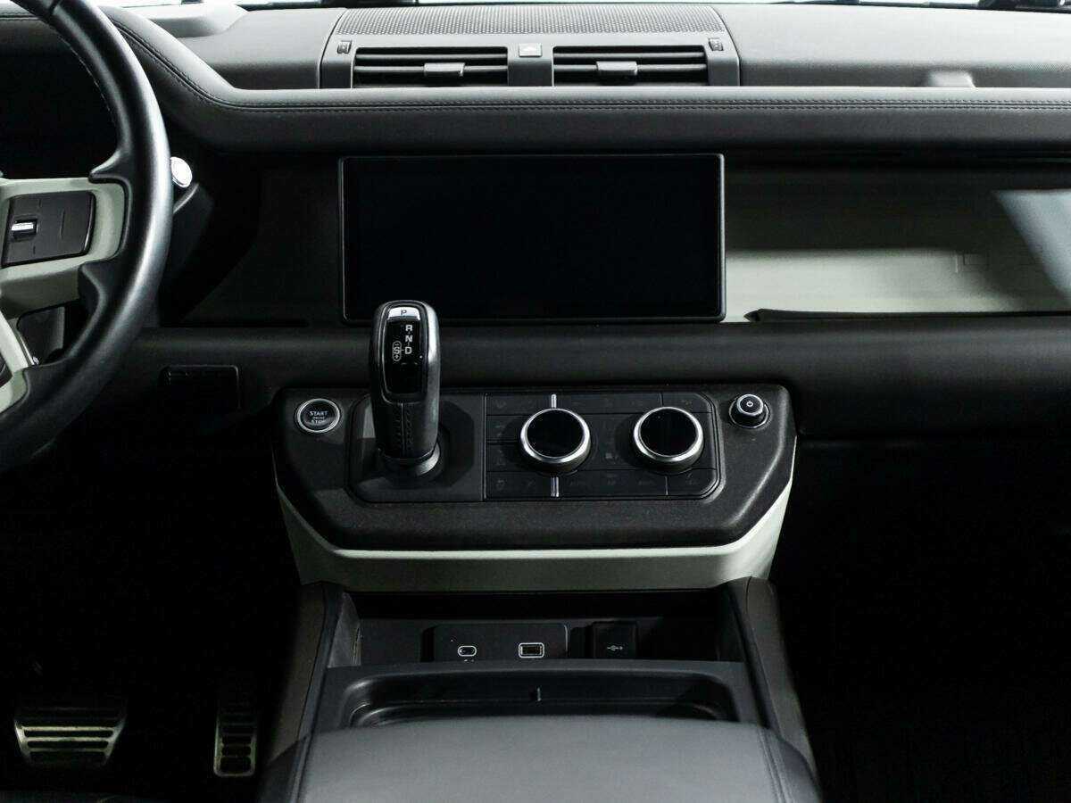 Land Rover Defender с пробегом — 2020 год. Фото: #12