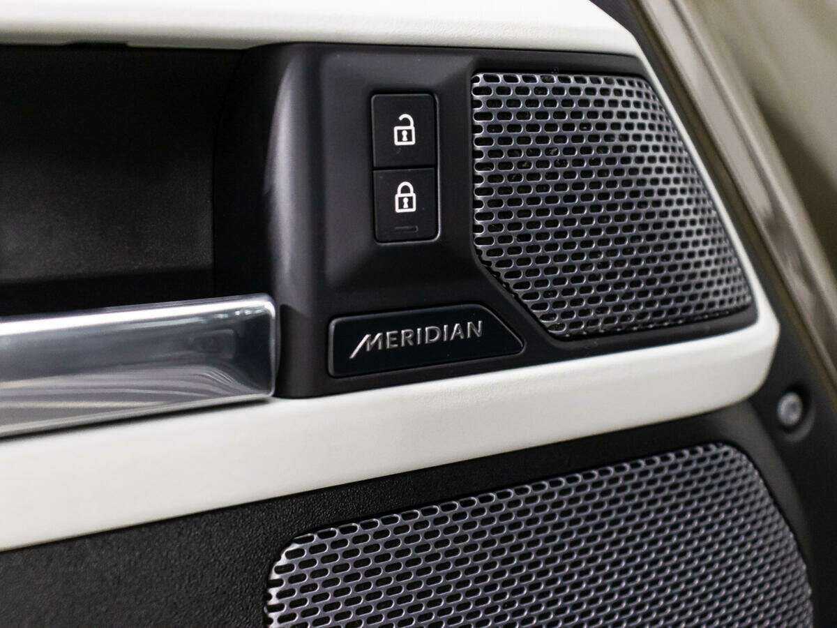 Land Rover Defender с пробегом — 2020 год. Фото: #14