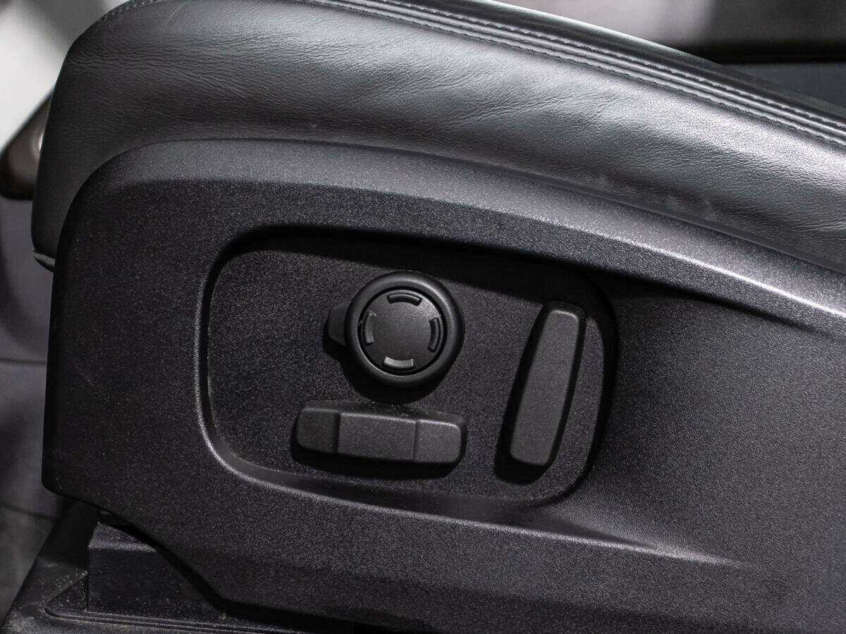 Land Rover Defender с пробегом — 2020 год. Фото: #15