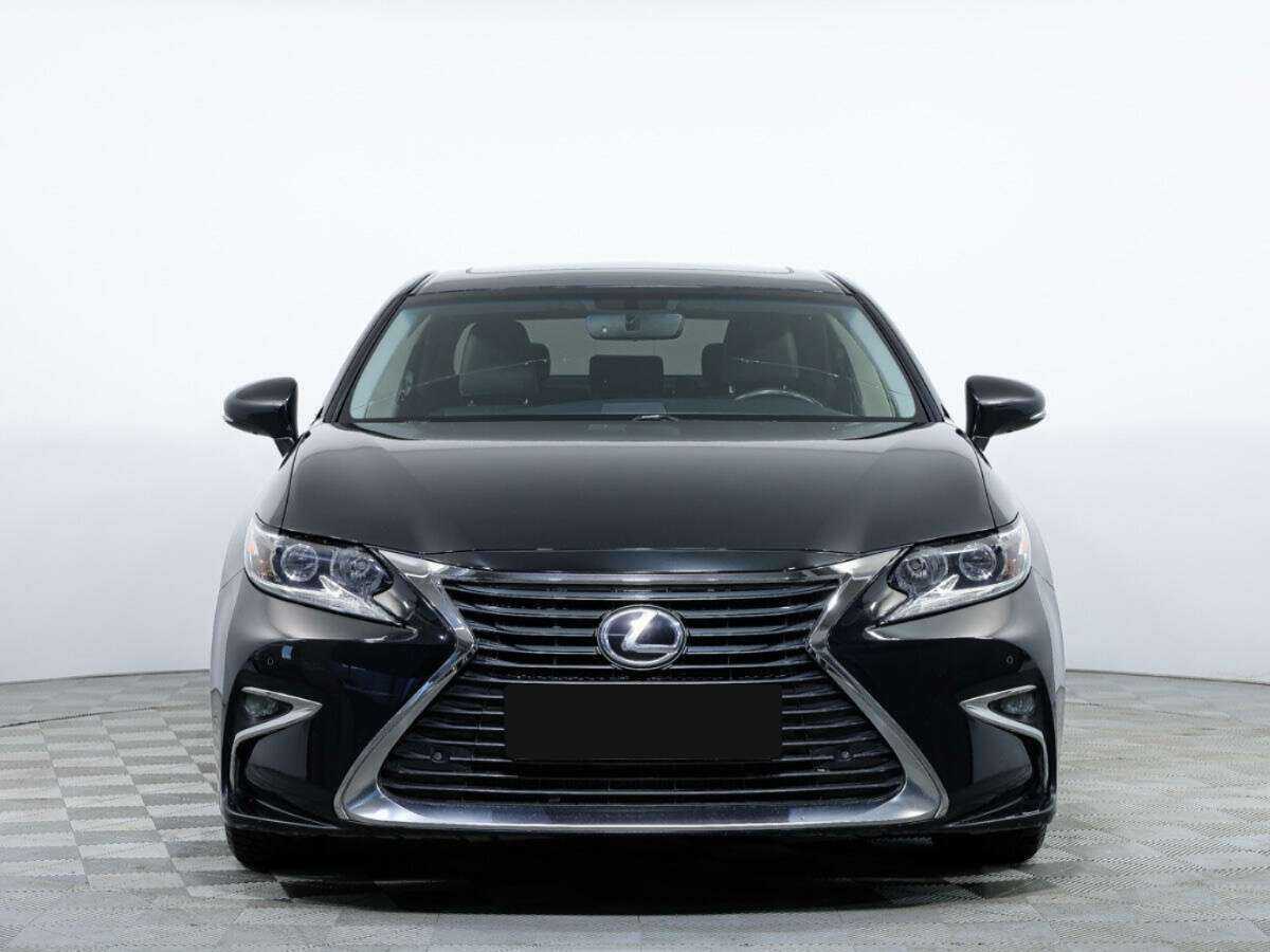 Lexus ES с пробегом — 2017 год. Фото: #1