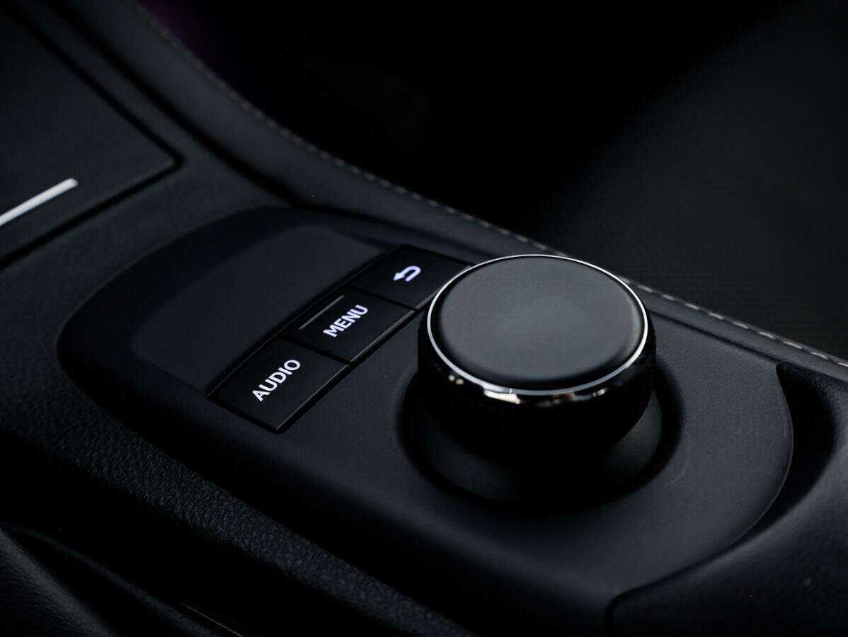 Lexus ES с пробегом — 2017 год. Фото: #21