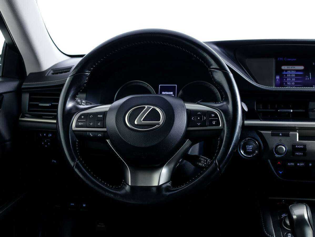 Lexus ES с пробегом — 2017 год. Фото: #23