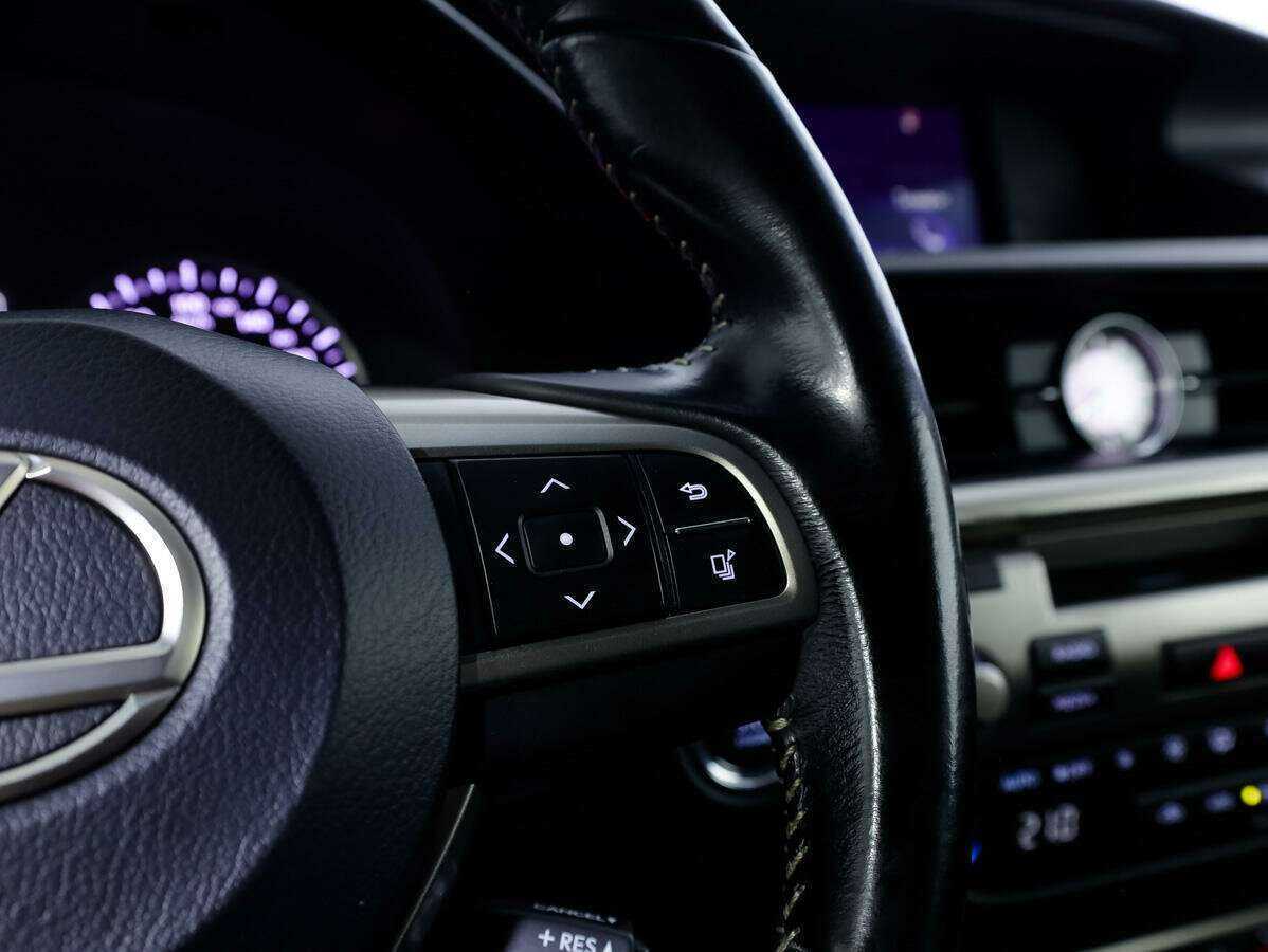 Lexus ES с пробегом — 2017 год. Фото: #25