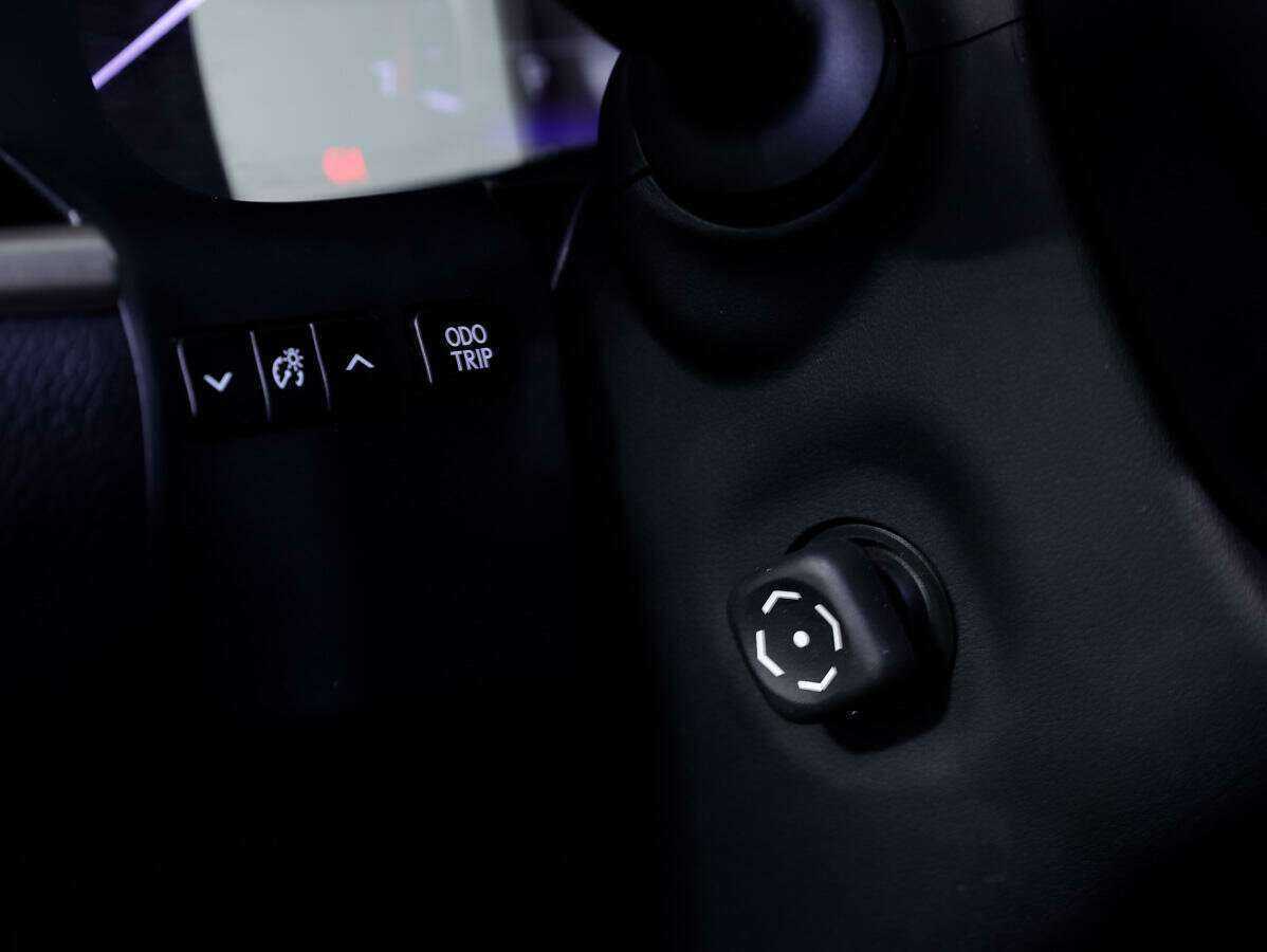 Lexus ES с пробегом — 2017 год. Фото: #27