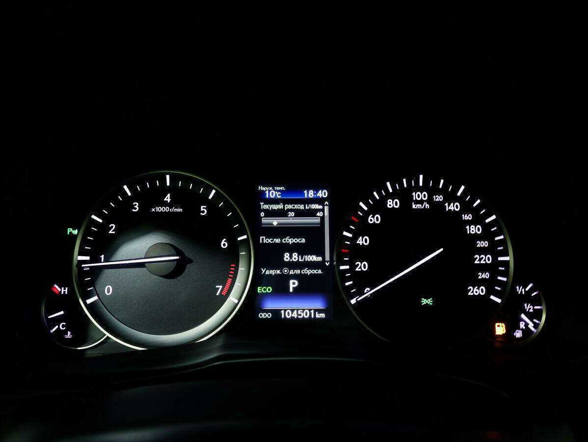 Lexus ES с пробегом — 2017 год. Фото: #32