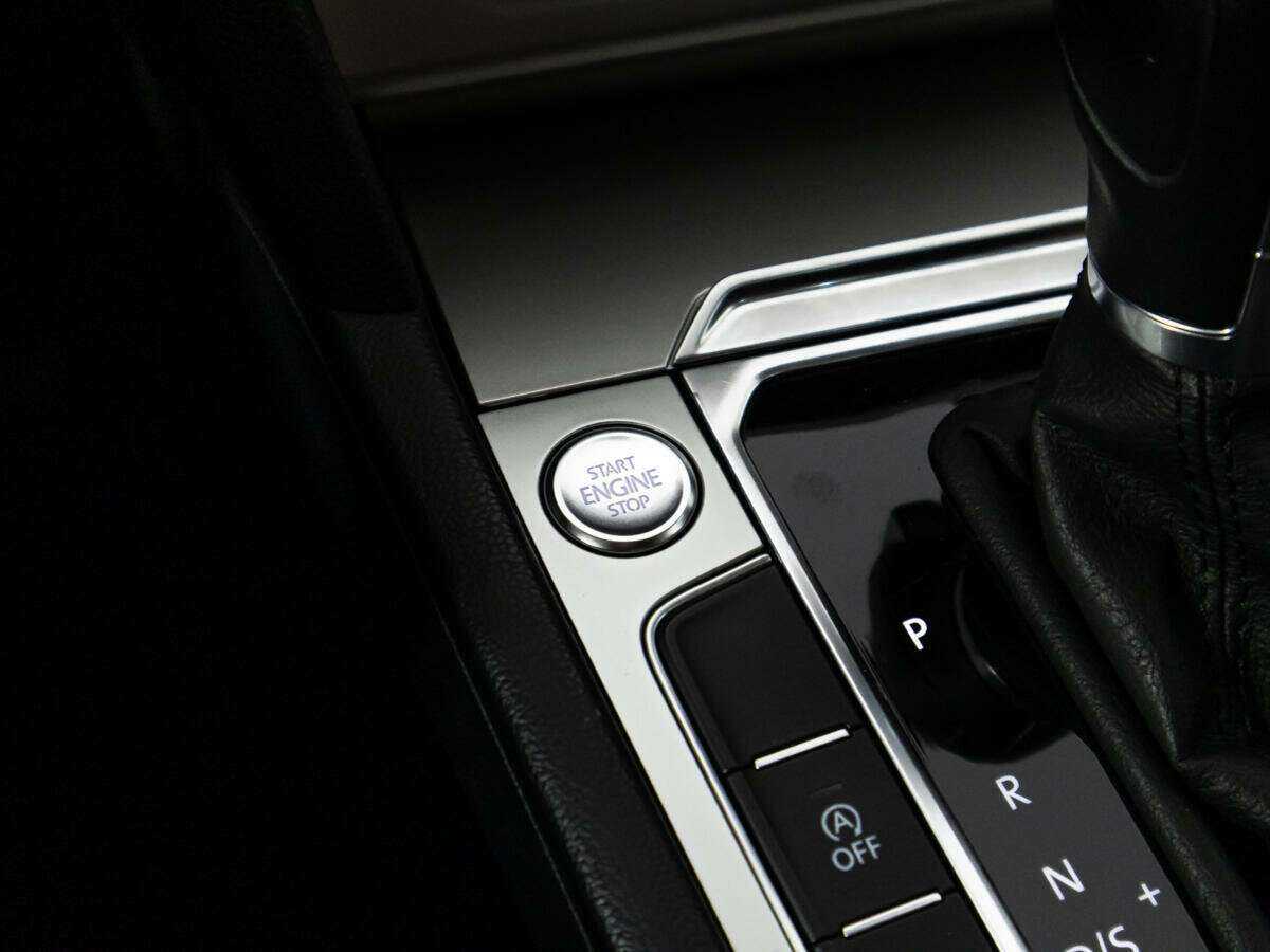 Volkswagen Passat с пробегом — 2017 год. Фото: #16