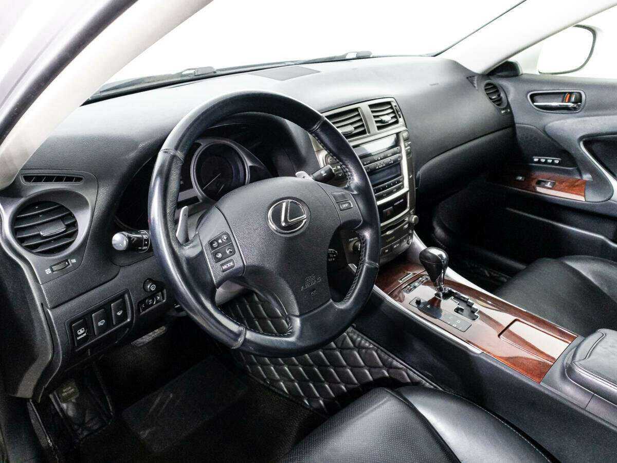 Lexus IS с пробегом — 2007 год. Фото: #10
