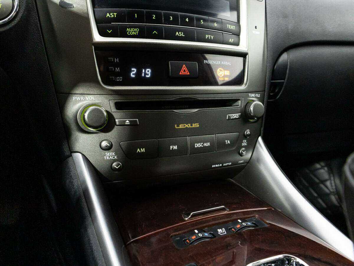 Lexus IS с пробегом — 2007 год. Фото: #17