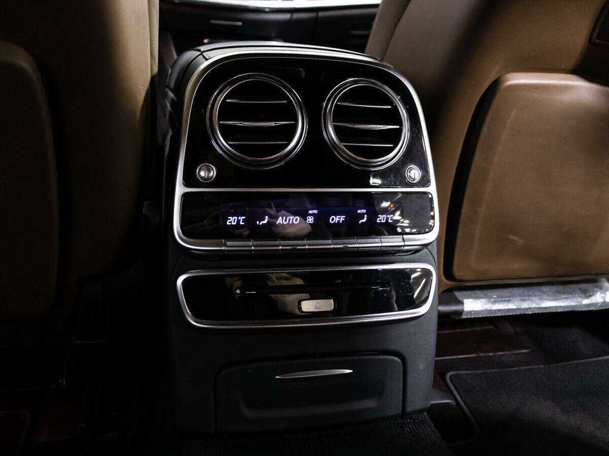 Mercedes-Benz S-Класс AMG с пробегом — 2015 год. Фото: #20