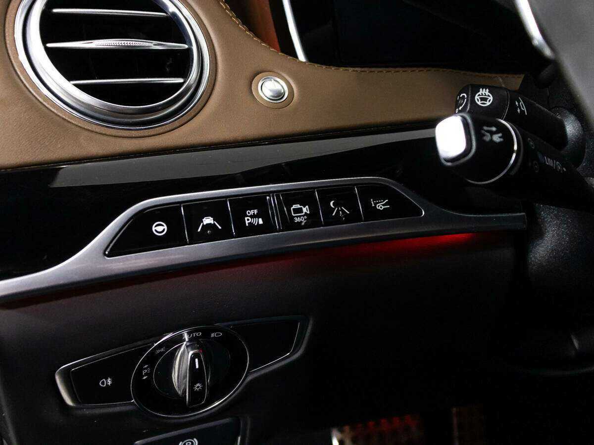 Mercedes-Benz S-Класс AMG с пробегом — 2015 год. Фото: #31