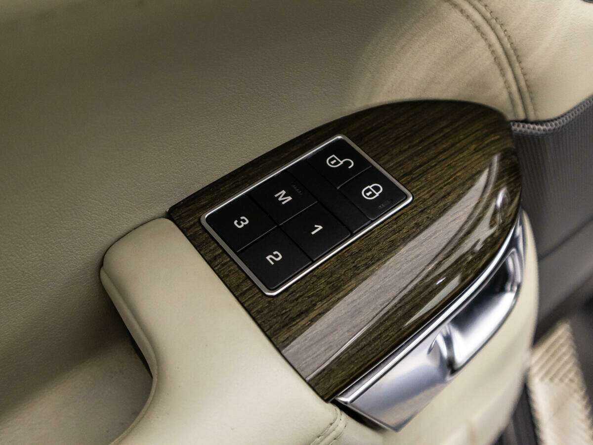 Land Rover Range Rover Sport с пробегом — 2015 год. Фото: #16